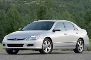 Recenzija Honda Accord (2003 - 2008) - prednosti i mane