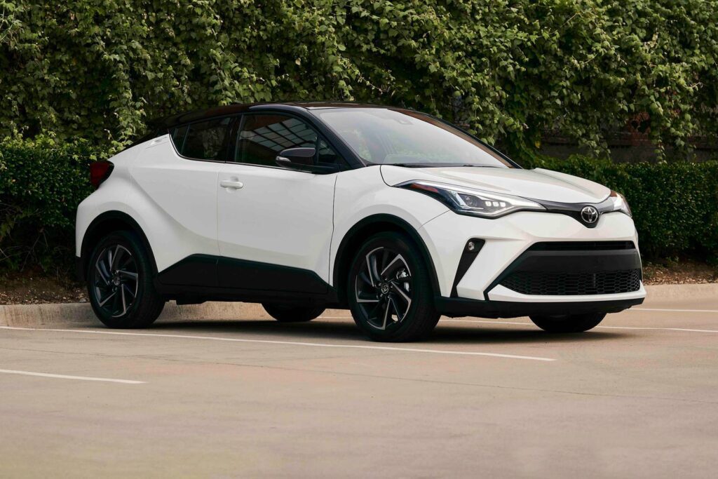 Recenzija Toyota C-HR (2016 - 2023) - prednosti i mane