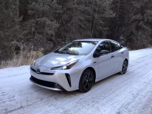 Recenzija Toyota Prius (2015 - 2022) - prednosti i mane