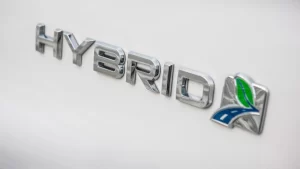 Šta je hibridni automobil?