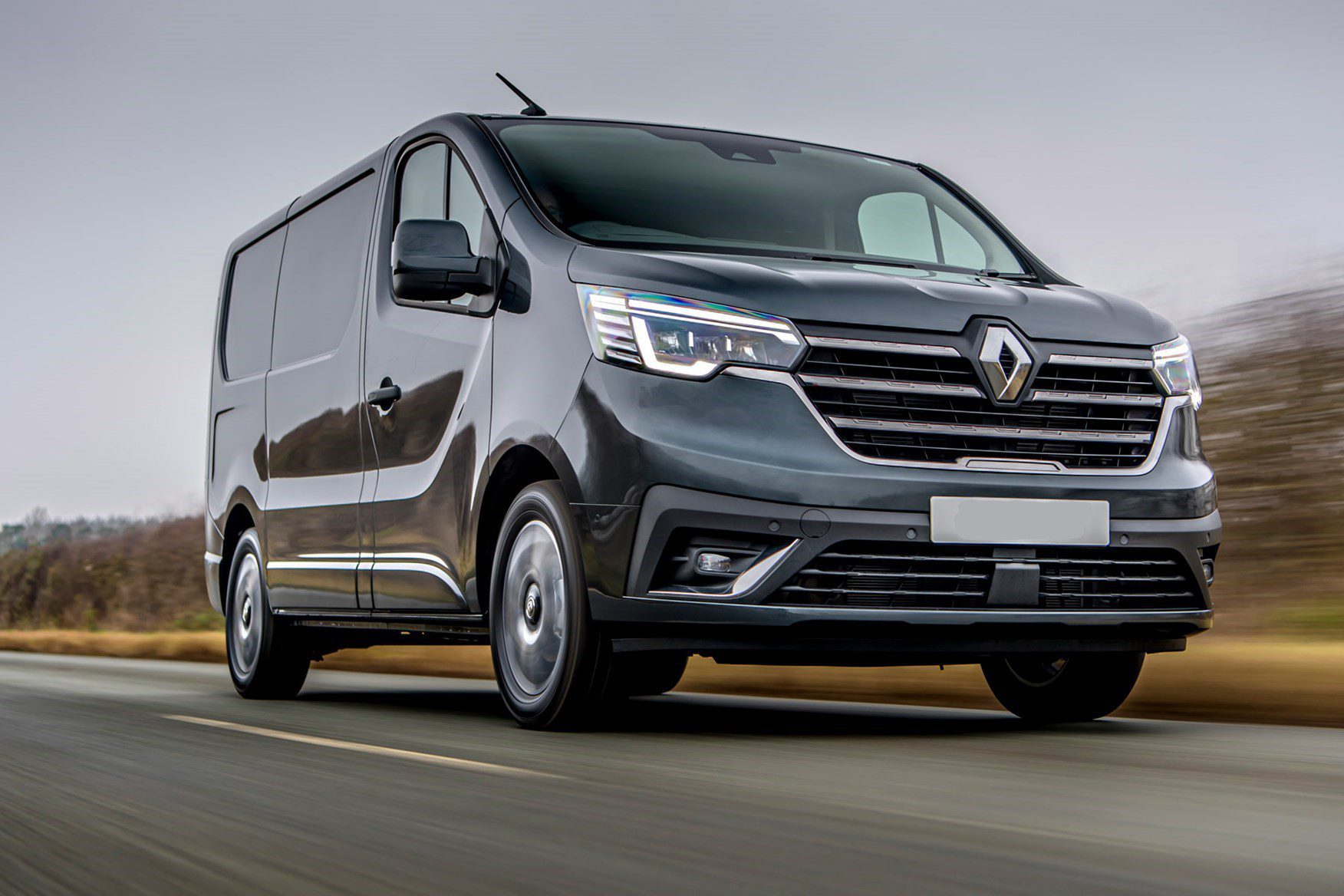 Recenzija Renault Trafic (2014 - 2023) - prednosti i mane