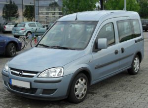 Opel Combo C (2001 – 2012) – propisane količine motornog ulja i servisni intervali