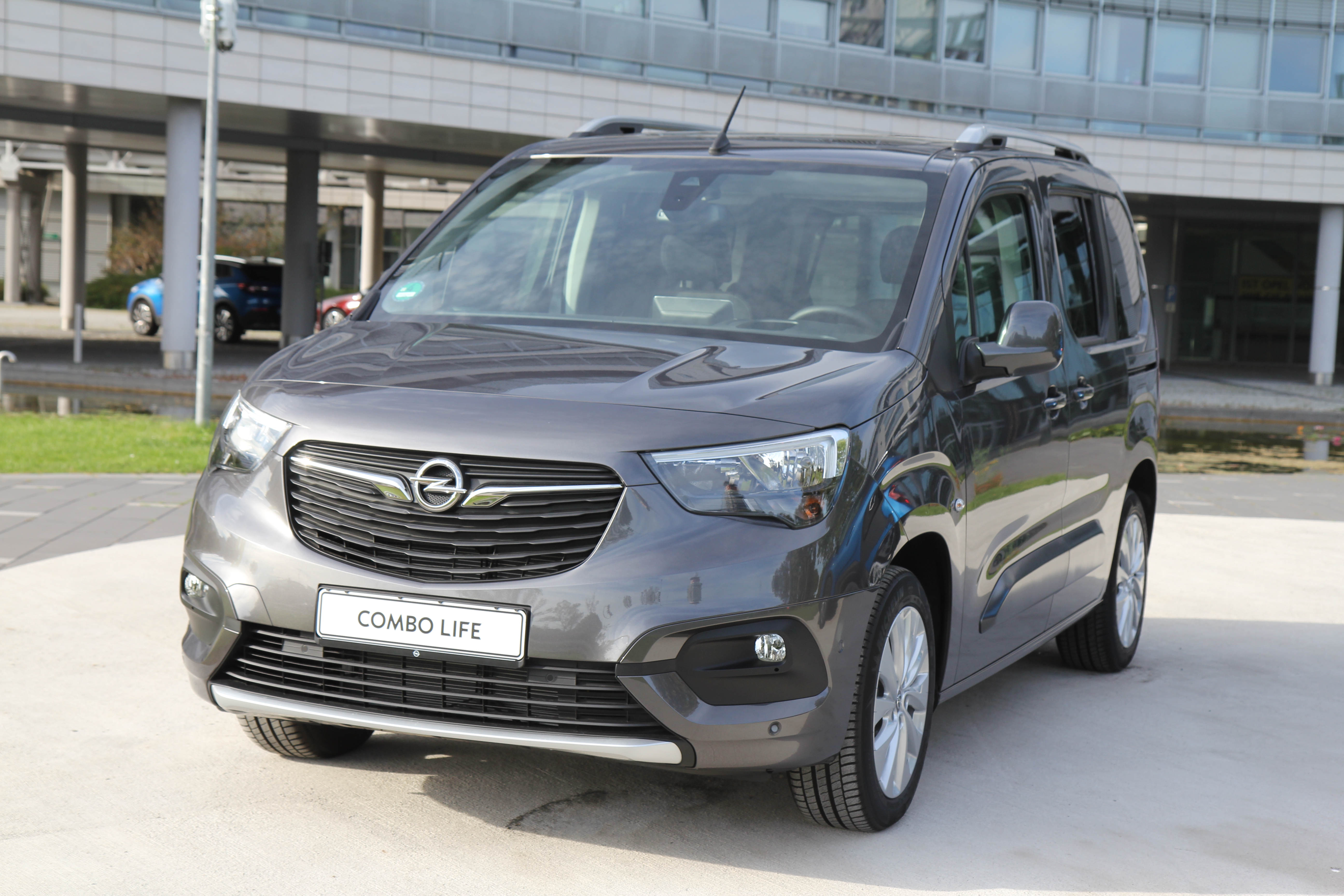 Opel Combo E (2018 – 2023) – propisane količine motornog ulja i servisni intervali