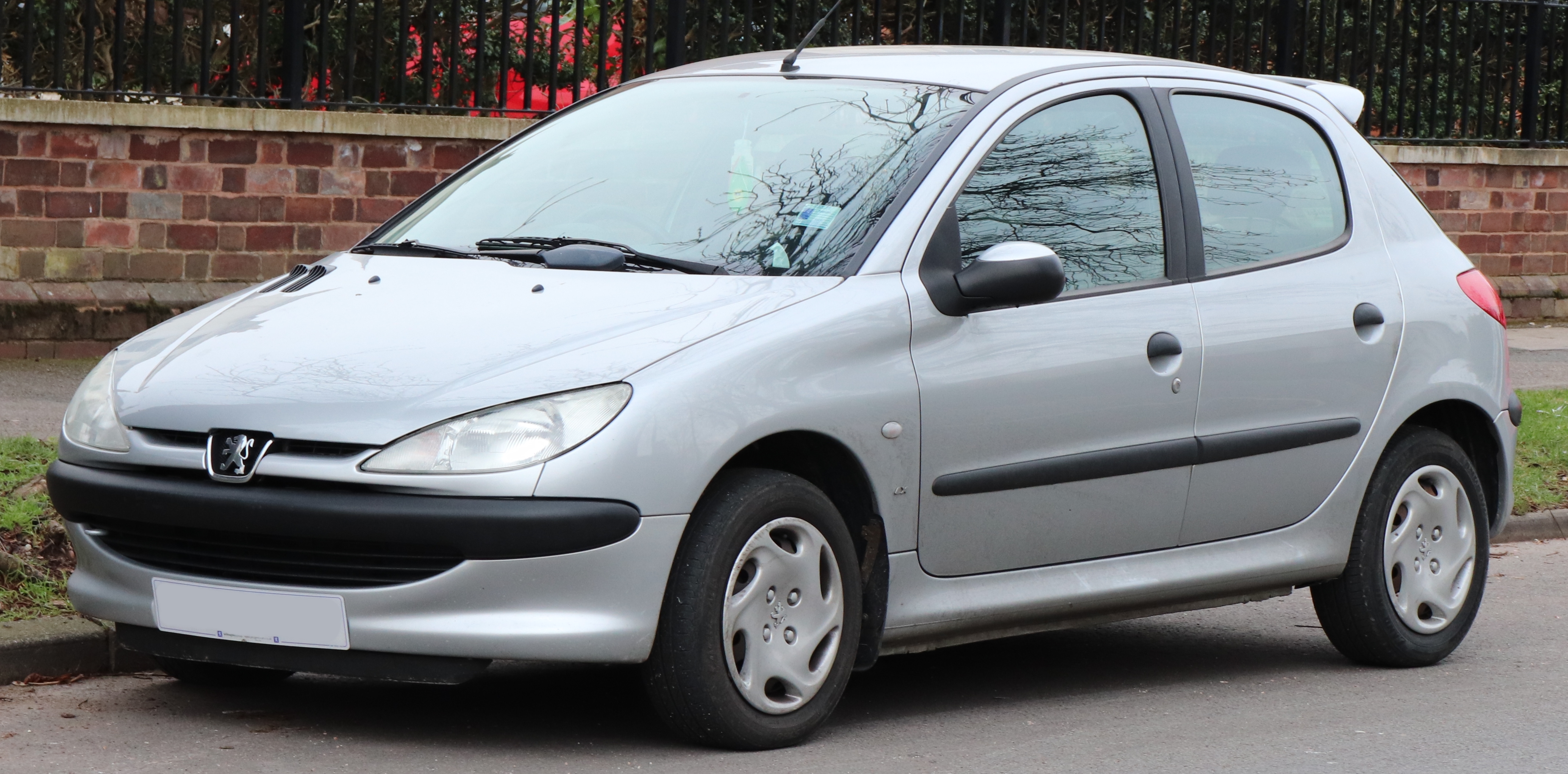 Peugeot 206 (1998 – 2009) – propisane količine motornog ulja