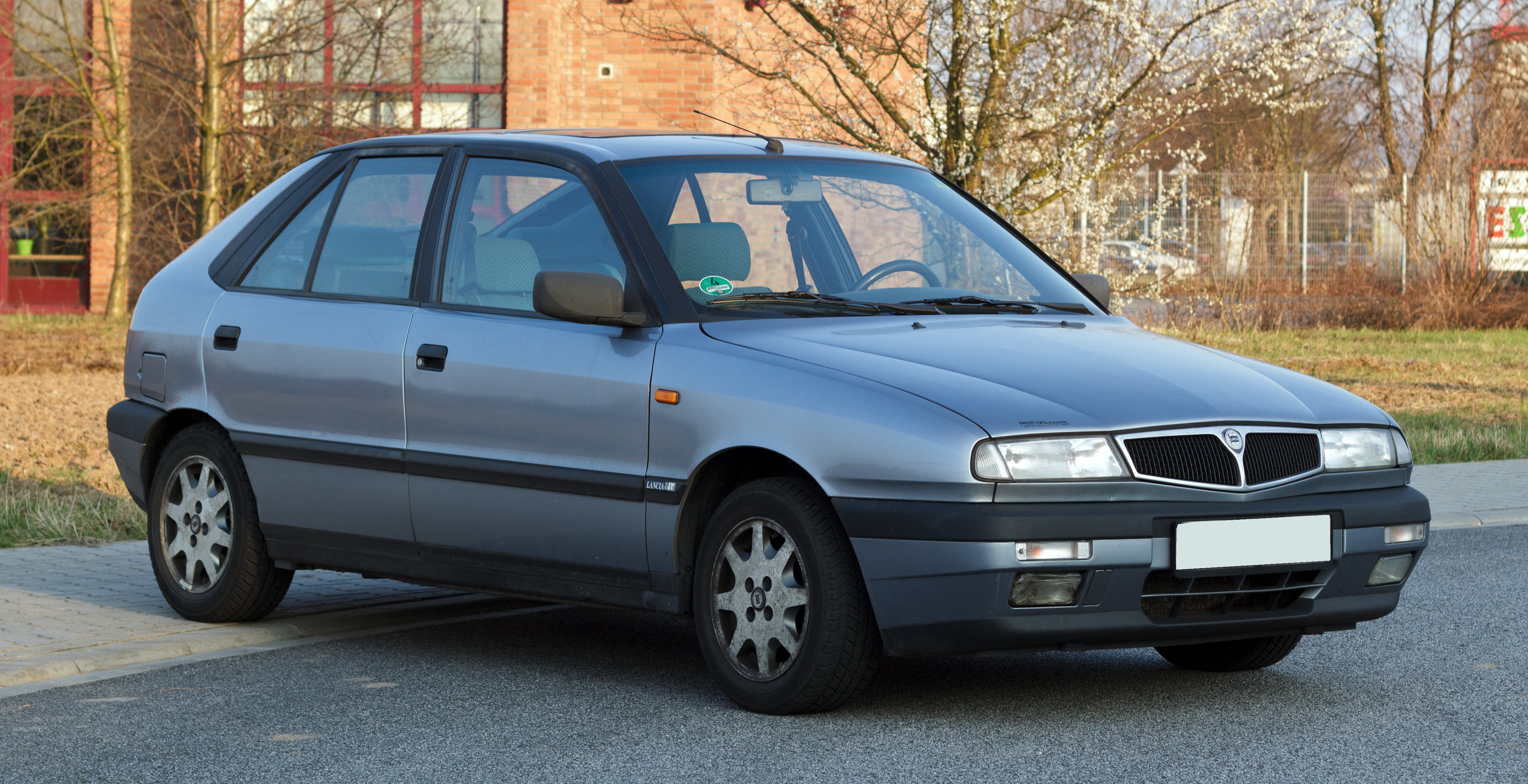 Lancia Delta (1989 – 1999) – propisane količine motornog ulja i servisni intervali