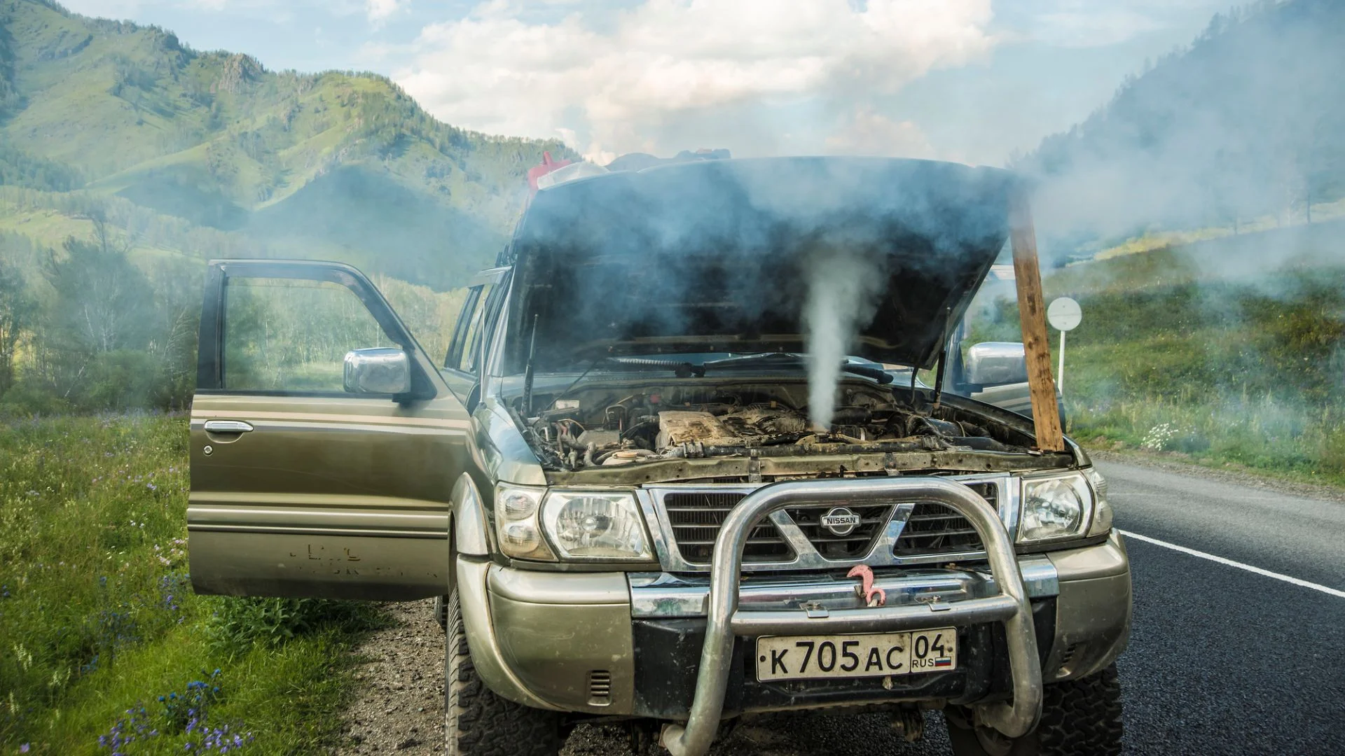 6 jasnih indikacija pregrijavanja motora koje svako treba znati