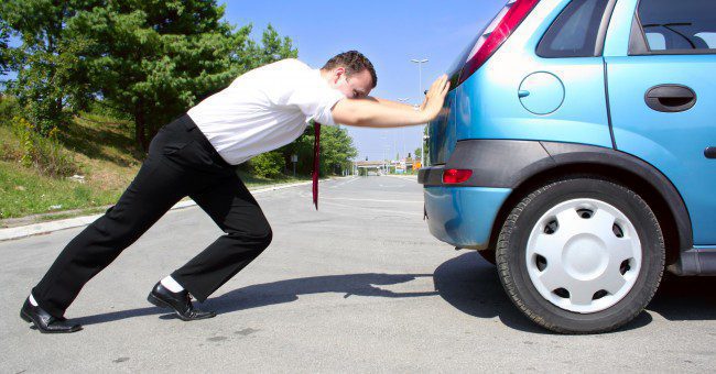 Danas ćemo vam reći zašto automobil može stati kada se zaustavi na semaforu i koji znakovi bi vas trebali upozoriti da postoji problem s vašim vozilom