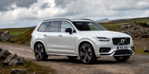 Gdje se nalazi akomulator u Volvu XC90? I kako ga izvaditi?