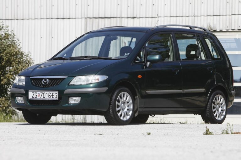 Ремонт мазда премаси. Nissan Tino 2001. Nissan Almera Tino 2001.