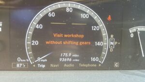 Mercedes “Do Not Change Gears” upozorenje u automobilu ?