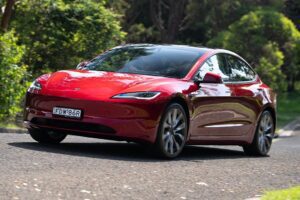 Recenzija Tesla Model 3 (2017 - 2024) - prednosti i mane