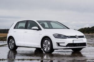 Recenzija Volkswagen e-Golf (2014 - 2020) - prednosti i mane