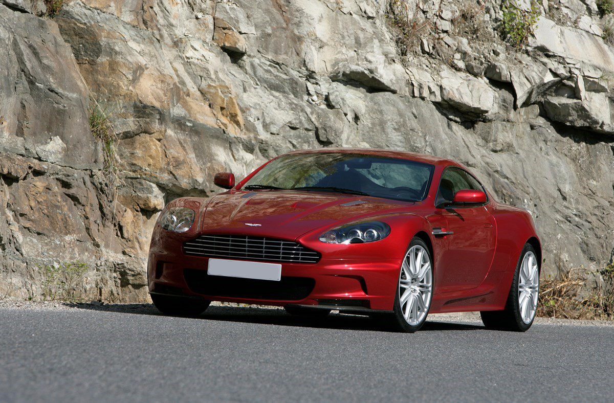 Recenzija Aston Martin DBS (2008 - 2012) - prednosti i mane