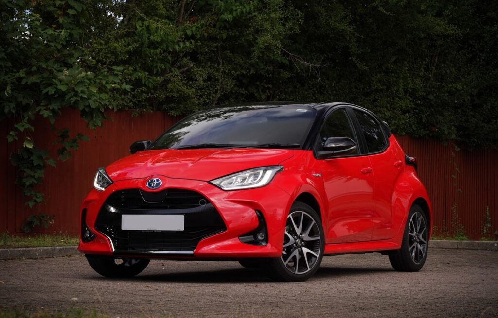 Recenzija Toyota Yaris (2020 - 2024) - prednosti i mane